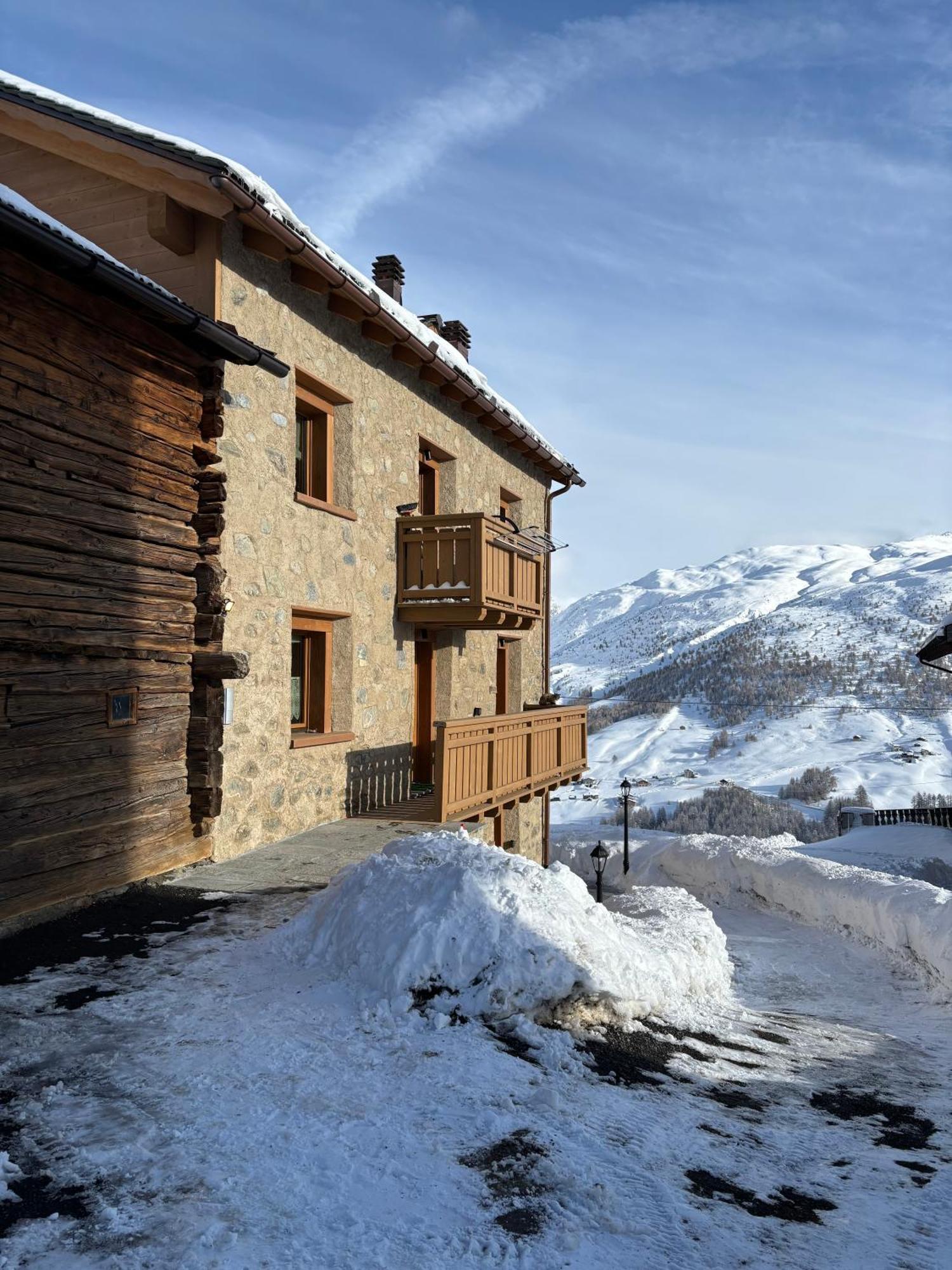 Baita Della Valle -Appartamento Bucaneve- Livigno Bagian luar foto